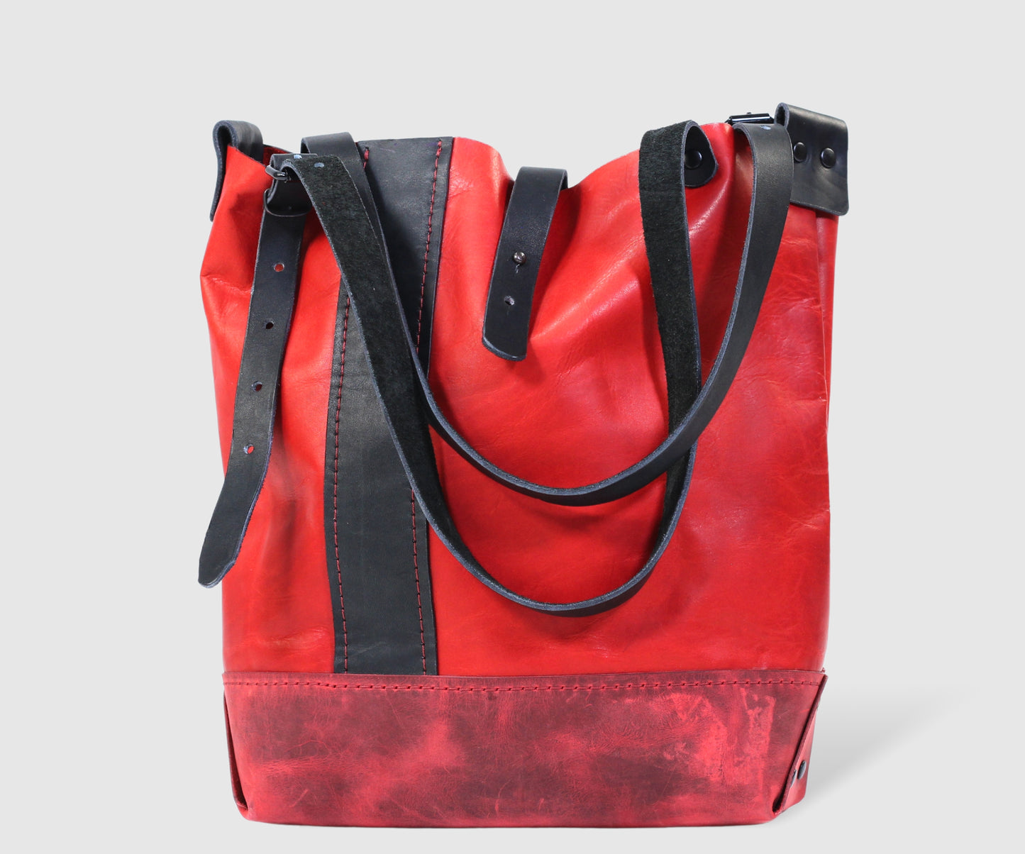 Red leather TOTE shoulder bag with outer pocket