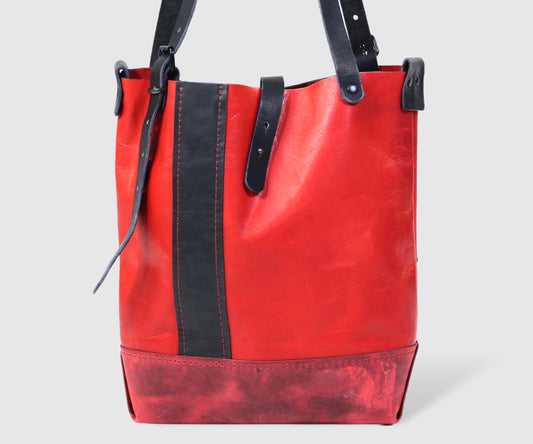 Red leather TOTE shoulder bag with outer pocket